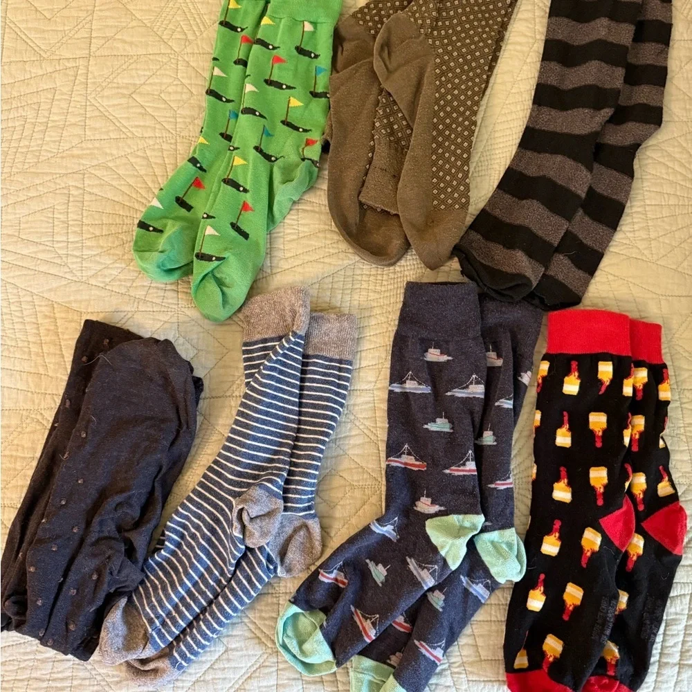 Stylish Men's Patterned Socks Set - Green, Brown, Black, Gray, Red
